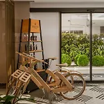 Ξενοδοχείο Glow Boutique & 4*