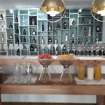 Glow Boutique & 4*