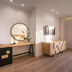 Ξενοδοχείο Glow Boutique &