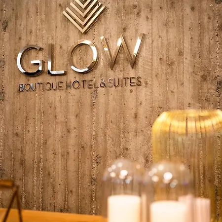Glow Boutique & 4* Sarandë