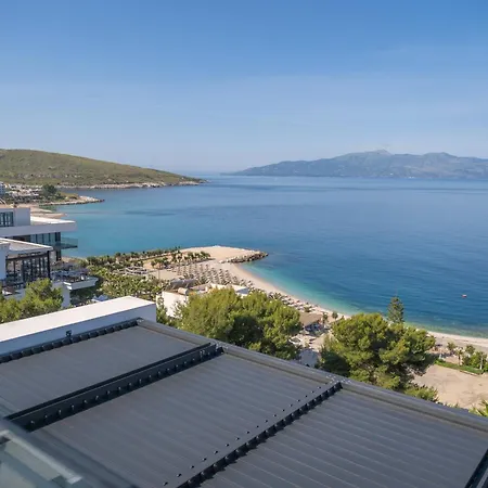 Glow Boutique & Sarande