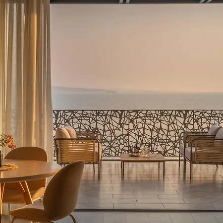 Glow Boutique & 4* Sarandë