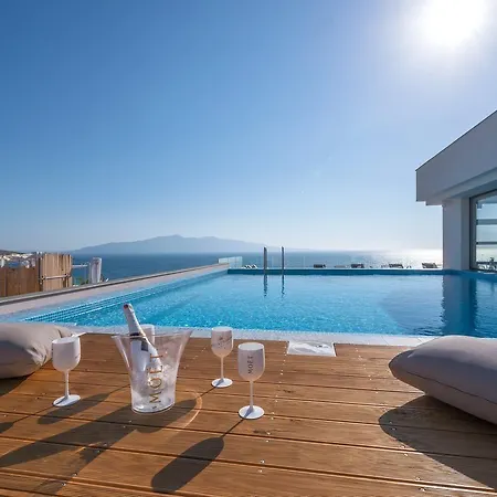Glow Boutique & 4* Sarandë