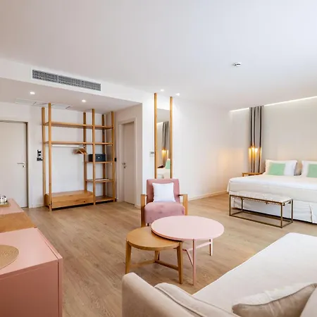 Glow Boutique & Hotel 4*