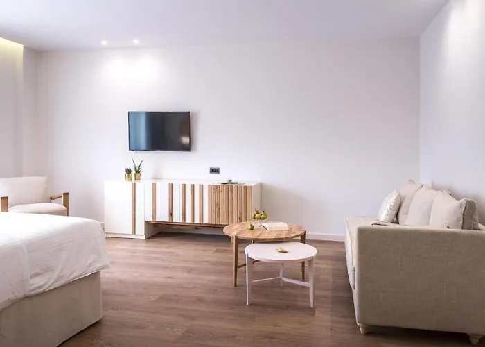 Glow Boutique & Sarandë