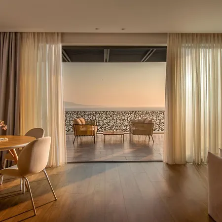 Ξενοδοχείο Glow Boutique &