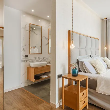 Glow Boutique & Ξενοδοχείο Σαράντα