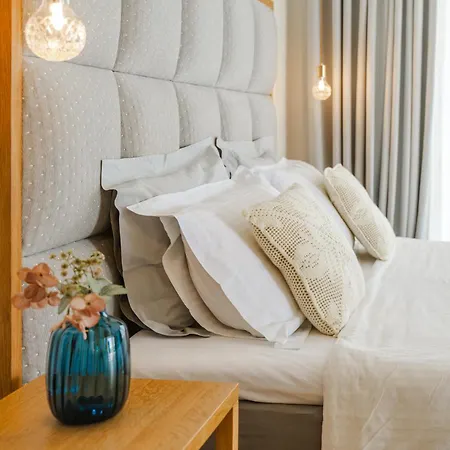 Glow Boutique & Ξενοδοχείο 4*