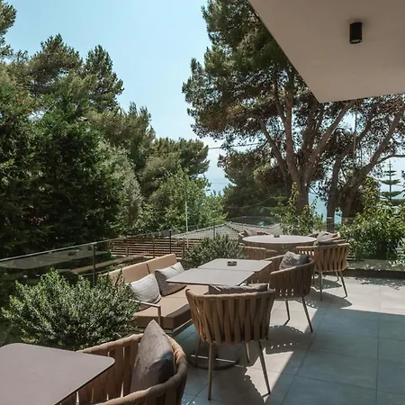 Ξενοδοχείο Glow Boutique & 4*