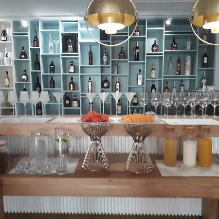 Glow Boutique & 4*