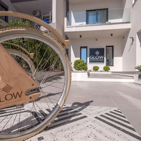 Glow Boutique & 4* Sarandë