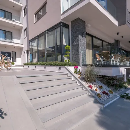 Ξενοδοχείο Glow Boutique & 4*