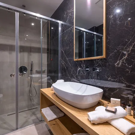 Glow Boutique & Hotel Sarandë