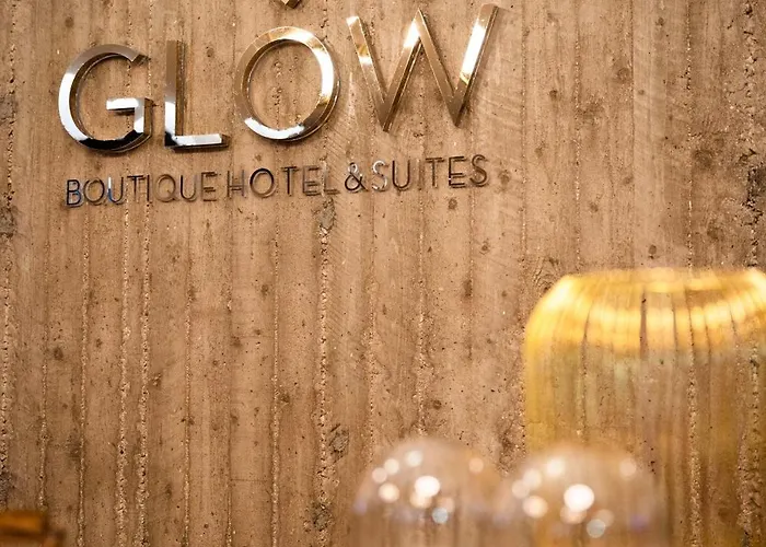 Glow Boutique & 4* Sarandë