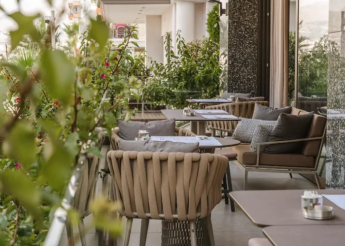 Hotel Glow Boutique & Sarande