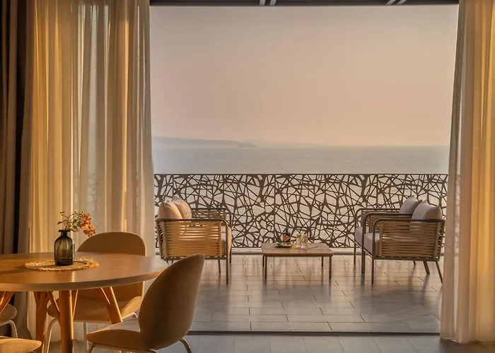 Glow Boutique & 4* Sarandë