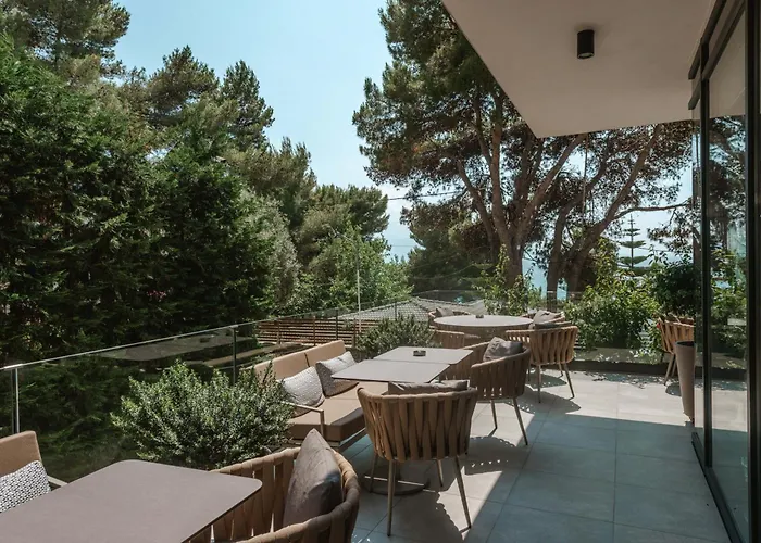 Hotel Glow Boutique & 4*