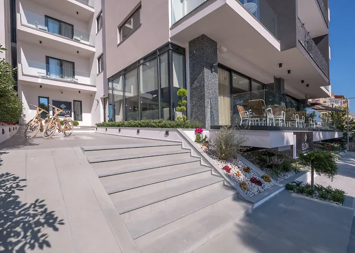 Hotel Glow Boutique & 4*