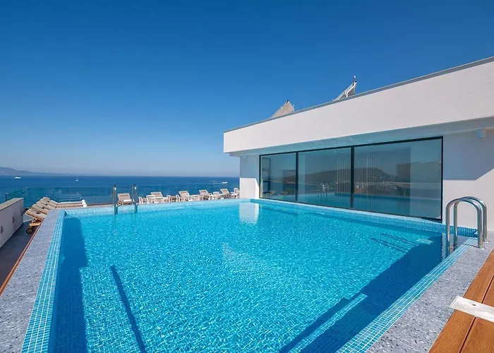 Hotel Glow Boutique & 4*