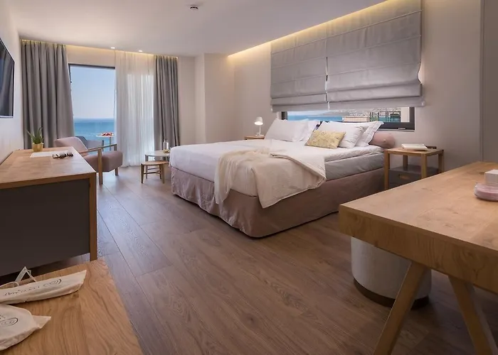 Glow Boutique & 4* Sarande